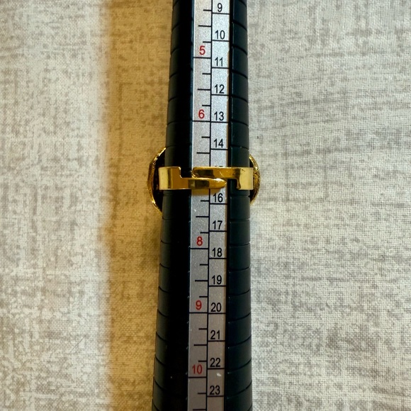 New Vintage-Inspired Gold Ring w/Sparkling Oval Gemstone, Adjustable - Picture 4 of 4